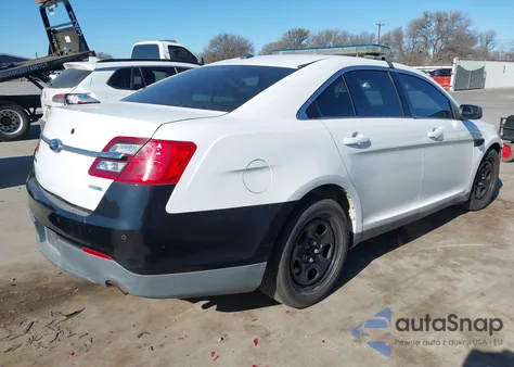 2015 Ford Police Interceptor z USA, uszkodzony, nr VIN 1FAHP2MK5FG109310